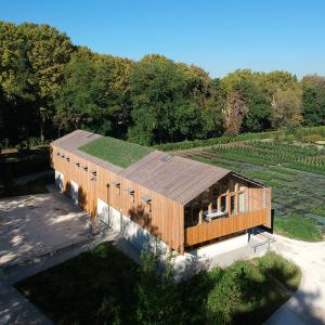 Locaux sociaux et remisage, pépinière de Longchamp, Paris, Atelier Cité Architecture