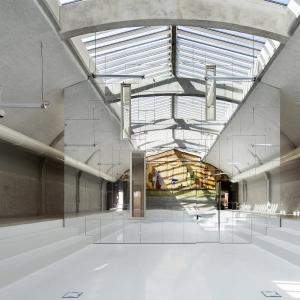 Médiathèque dans une ancienne piscine Hennebique, Saint-Maixent, Deux-Sèvres, Bernard  Desmoulin