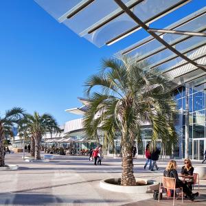 Centre commercial CAP3000, St-Laurent-du-Var, Alpes-Maritimes, Groupe 6 architecte