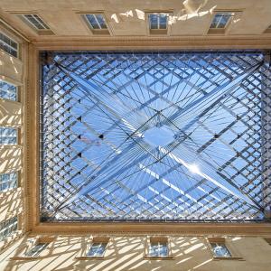 Création d'une verrière au-dessus d'une cour de l'hôtel de la Marine, Paris, Hugh Dutton Architecture
