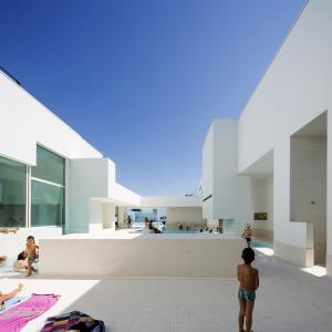 Piscine, Architectures Jean Nouvel