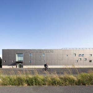 Piscine, Architectures Jean Nouvel